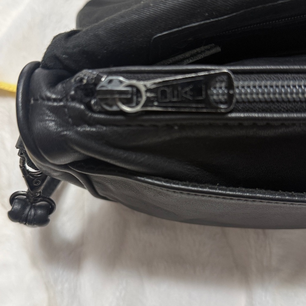 Stone Mountain Black Leather Women's Crossbody/Shoulder Bag - Picture 13 of 13